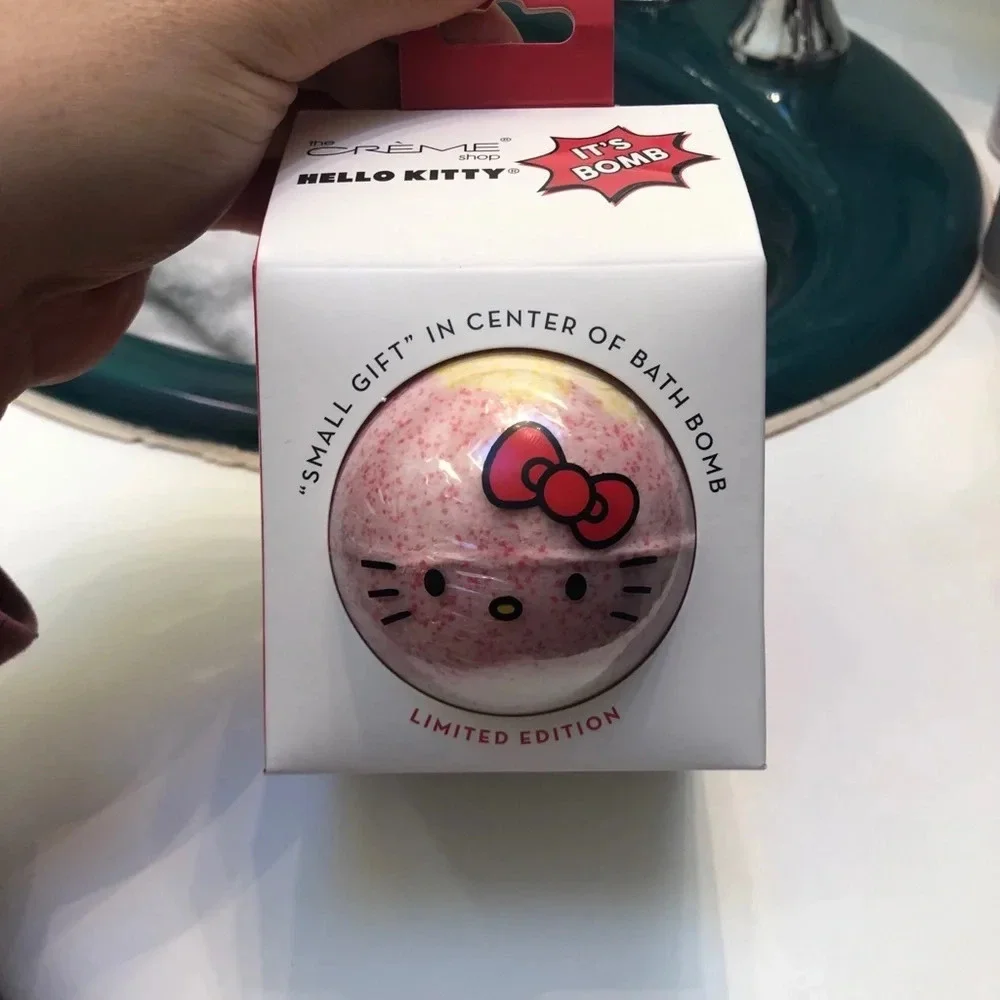 NIB HELLO KITTY BATH BOMB